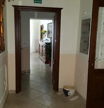 Palazzo Corcioli 住宿加早餐酒店 梅萨涅
